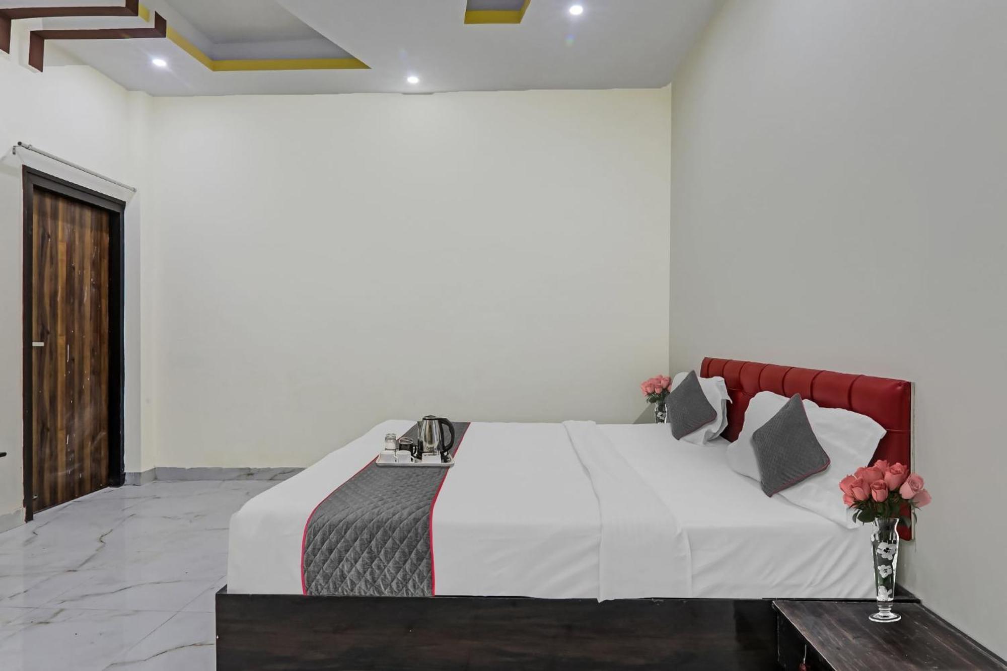 Townhouse Relax Inn Chinhat Exteriér fotografie